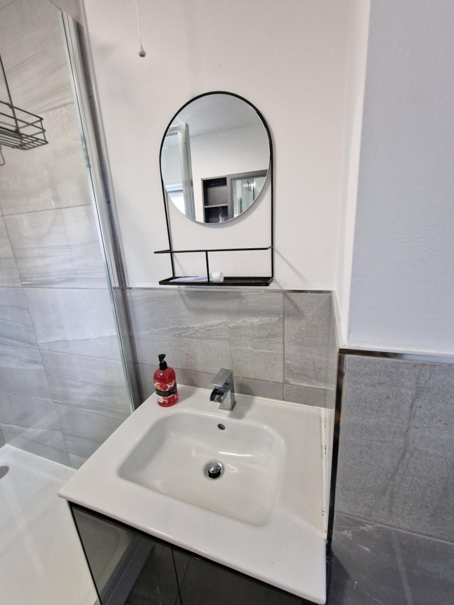 Ckb Flat- Comfort, Cosy, And Secure! Codsall ภายนอก รูปภาพ