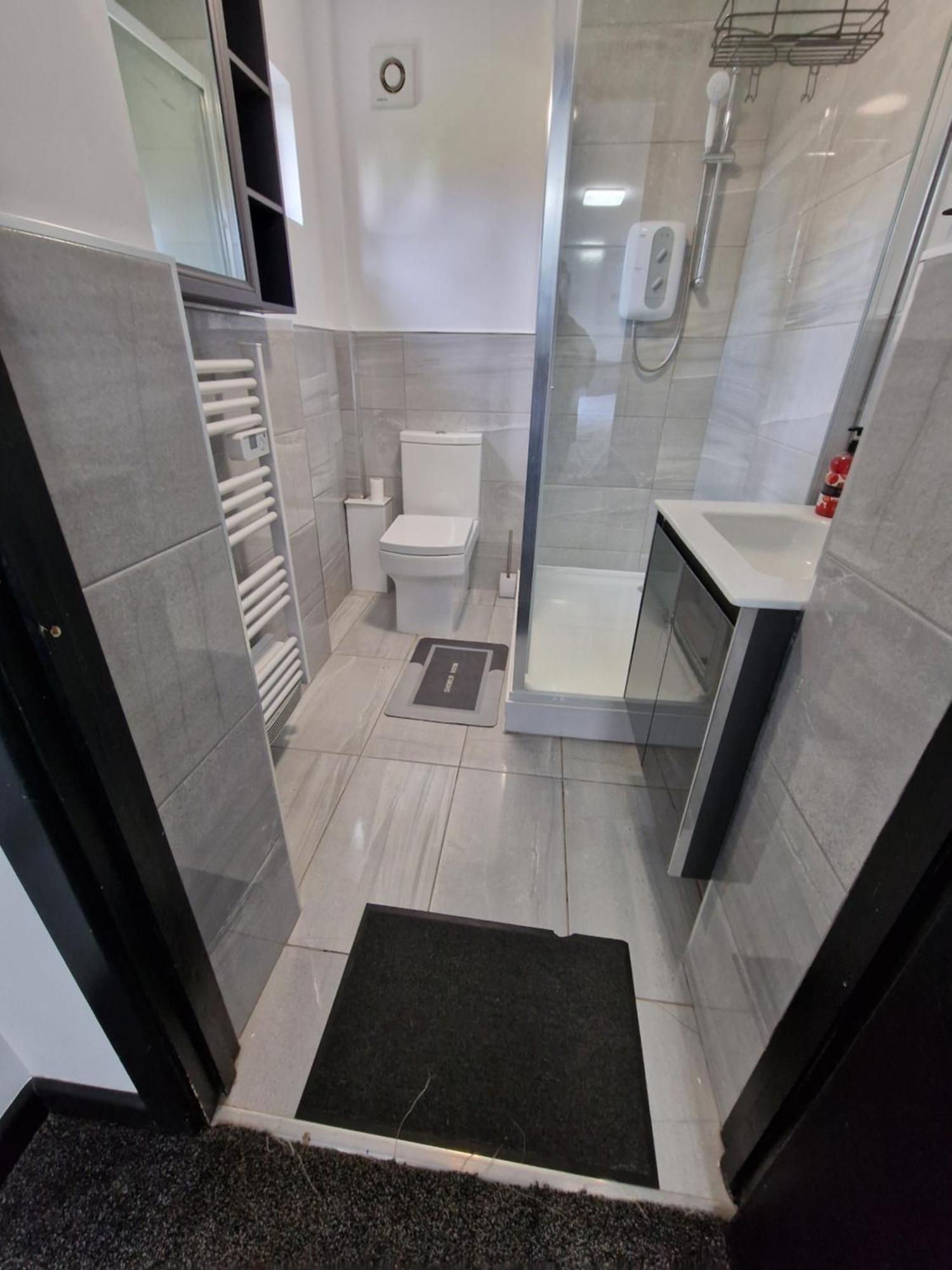 Ckb Flat- Comfort, Cosy, And Secure! Codsall ภายนอก รูปภาพ